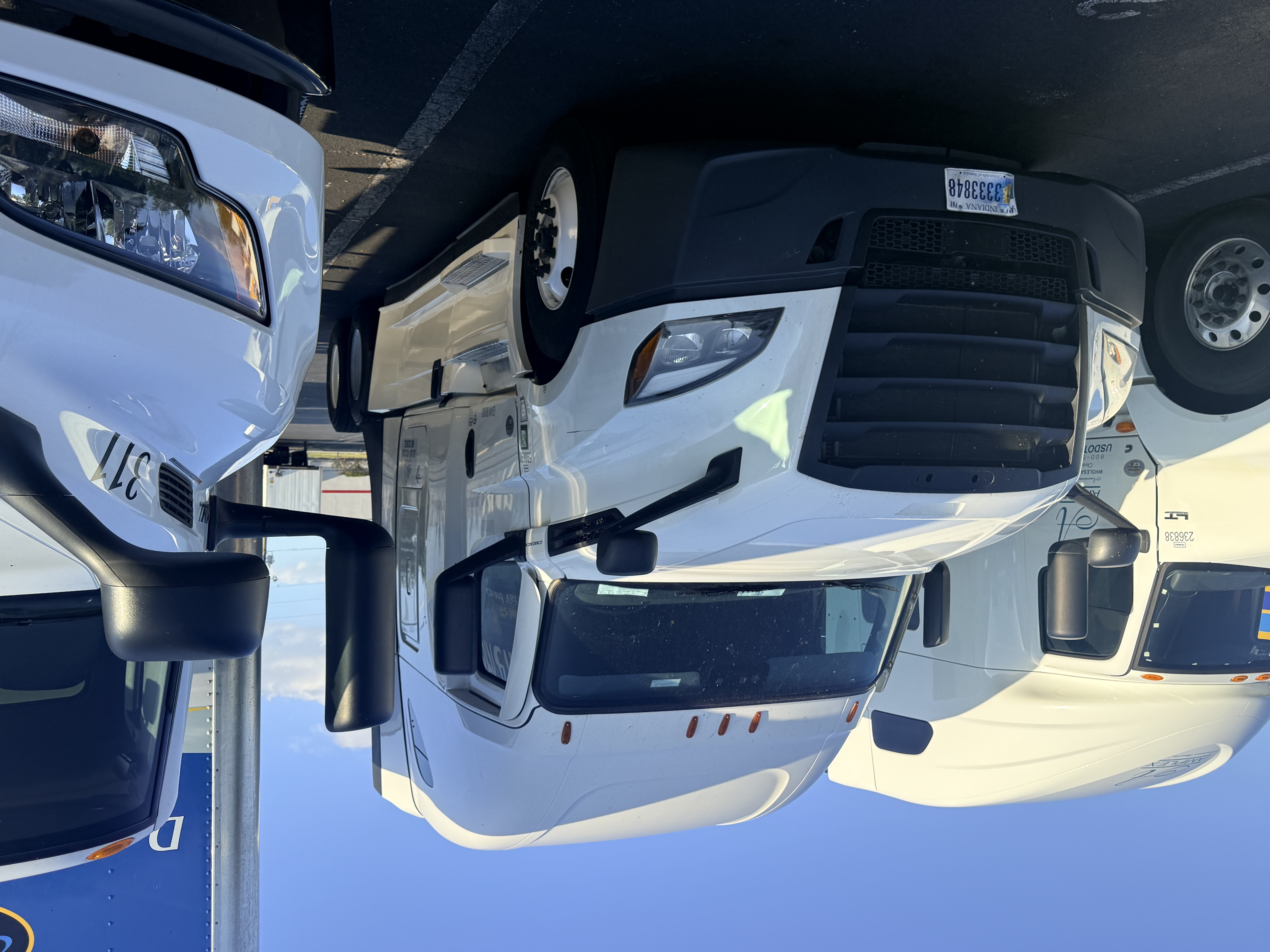 Curry Logistics Fleet - Freightliner Cascadia